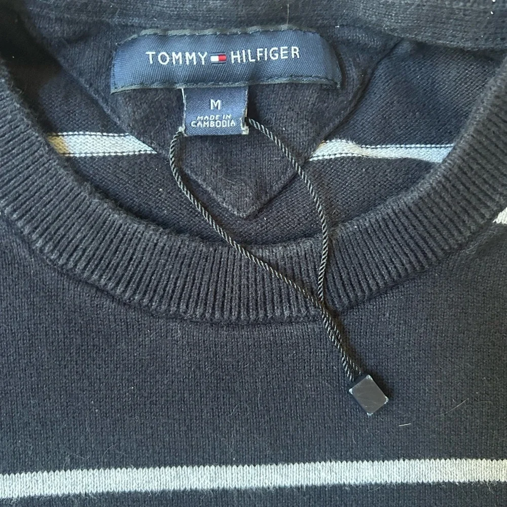 TOMMY HILFIGER Men’s Navy & White Striped Pullover Round Neck Sweater